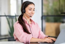 woman interpreting